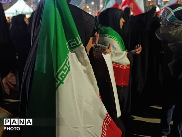  ما تا آخر ایستاده ایم 