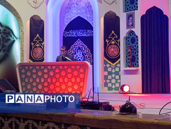 شب شعر آیینی پیرغلامان حسینی برگزار شد