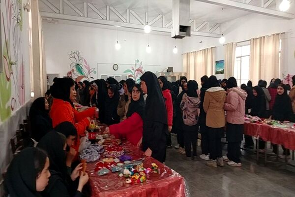 برپایی نمایشگاه و بازارچه کارو فناوری در دبیرستان شهید مجید دهنوی نیشابور