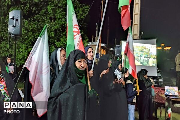 پرچم عزت را می‌بریم بالا 