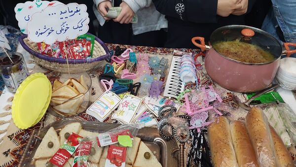  برگزاری بازارچه کسب‌و‌کار  در دبیرستان فرزانگان یک