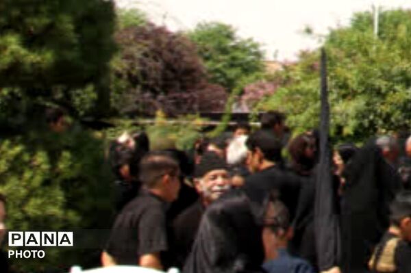 پذیرایی از عزاداران اباعبدالله در زیارتگاه شهید مدرس 