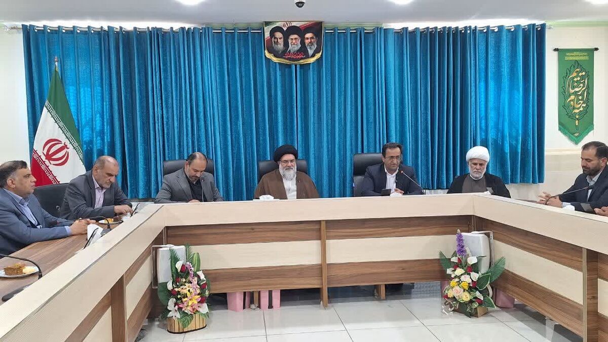 تأکید نماینده ولی‌فقیه در کهگیلویه و بویراحمد بر نقش محوری آموزش و پرورش در آگاهی‌بخشی جامعه/حضور مردم در صحنه، رمز پیروزی بر دشمنان است/ آموزش وپرورش در جنگ رمضان پای کار بوده و موفق عمل کرده است