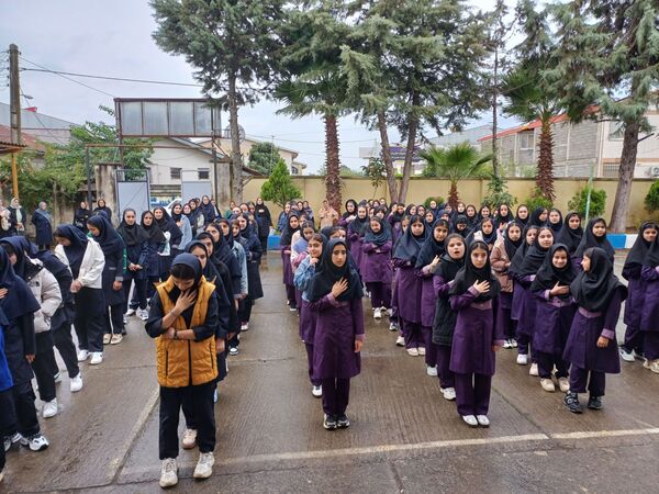 صبحگاه تشکیلاتی در مدرسه شبخ فضل الله نوری کومله