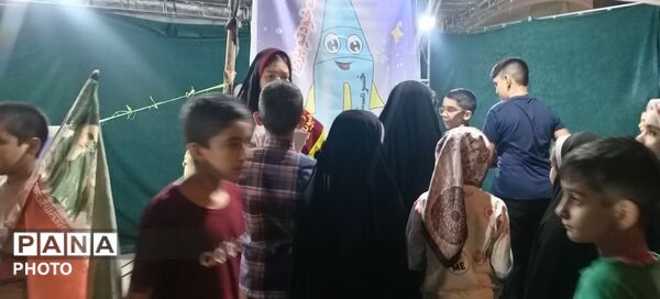 گذری بر غرفه های دهه نودی ها در نیشابور