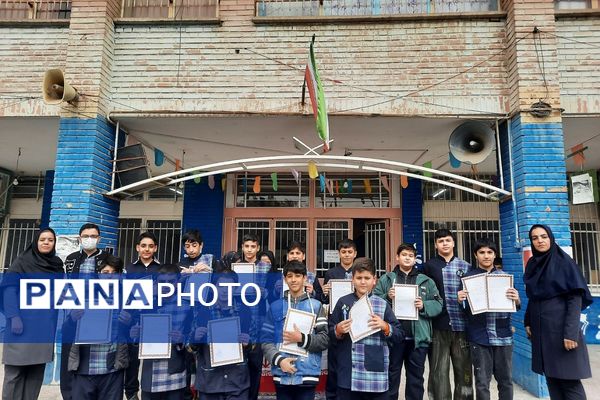 حضور پرشور دانش آموزان ناحیه دو شهرری در برنامه‌های متنوع دهه فجر و جشن انقلاب