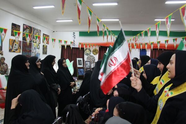 افتتاح نمایشگاه شکوفایی هنر و مهارت زنان و دختران هنرستان استاد شهریار 