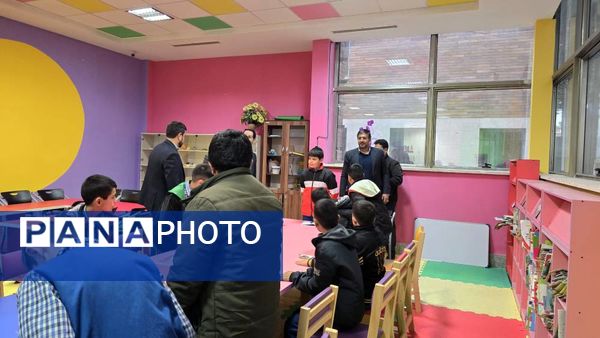 بازدید دانش‌آموزان و مسئولان از کتابخانه شهید بهشتی آشخانه