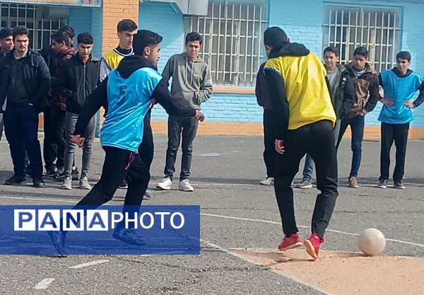 روز سوم  از مسابقات گل کوچک دبیرستان شاهد ابوذر غفاری نیشابور