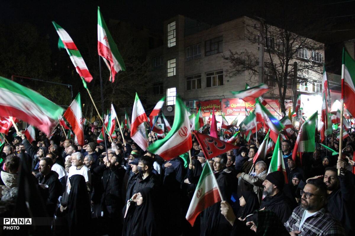 حضور دشمن‌شکن مردم کرج در بیست و نهمین روز از تجدید بیعت با رهبر معظم انقلاب 