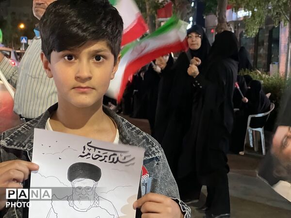 حضور کودکان در اجتماعات که میدان را خالی نمی کنند