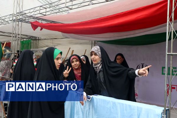 تجدید میثاق مردم ولایتمدار قرچک در راهپیمایی ۲۲ بهمن