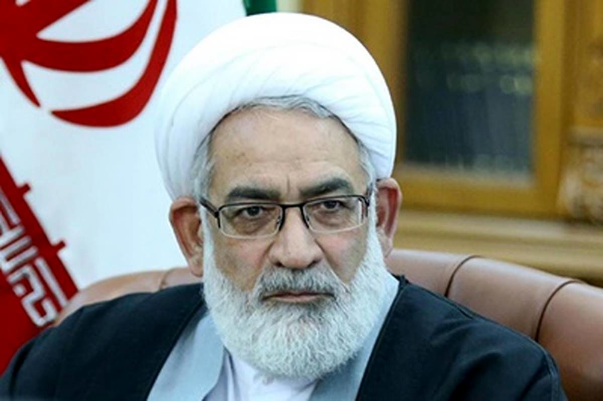 ایران اسلامی امروز در برابر جهان کفر ایستاده است