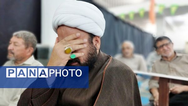 زمزمه دعای عرفه در پارسیان