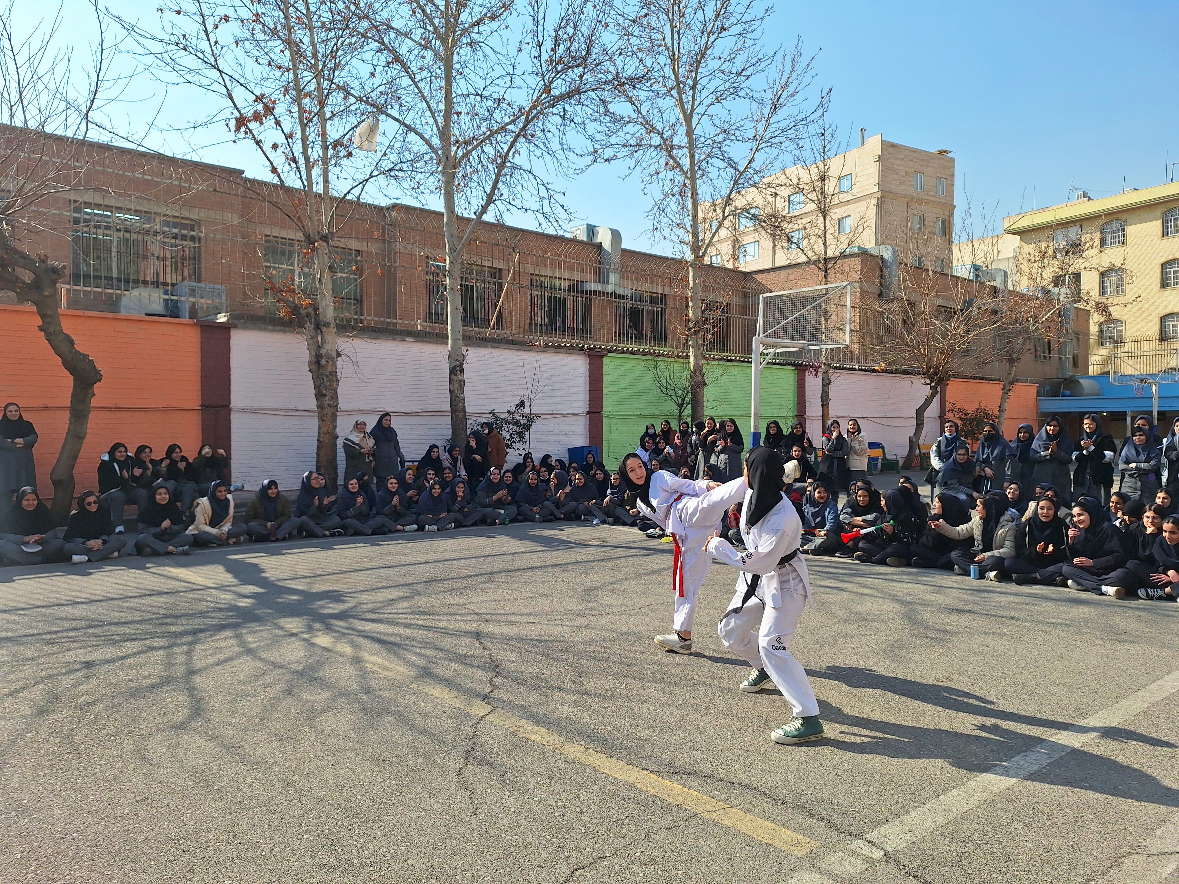 فجرانه ورزشی در دبیرستان حضرت ولی عصر (عج)