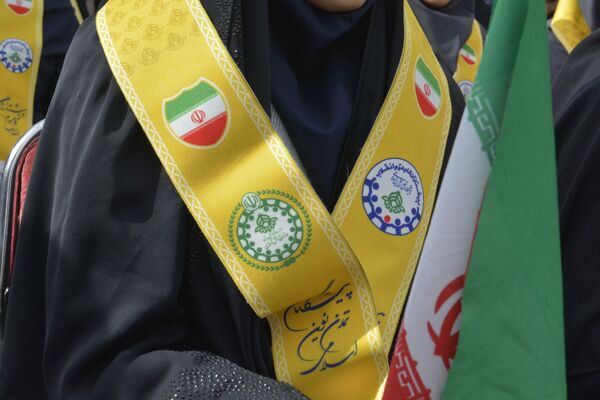 حماسه دانش‌آموزان اسلامشهر در ۲۲بهمن