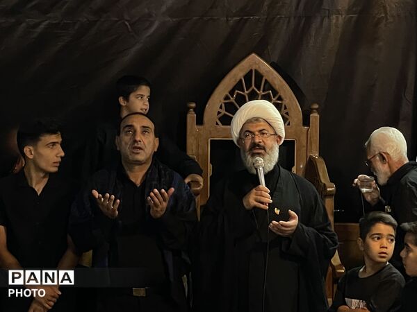 امام جمعه کاشمر در هیأت عزاداری روستای عشرت آباد حضور یافت 