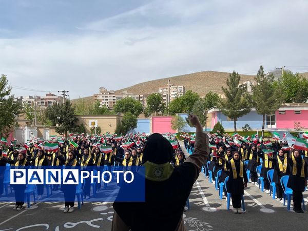  بازدید ارزیاب تخصصی سازمان دانش‌آموزی از فعالیت‌های مدارس تشکیلاتی سازمان دانش‌آموزی مناطق ۱۷ گانه استان چهارمحال وبختیاری