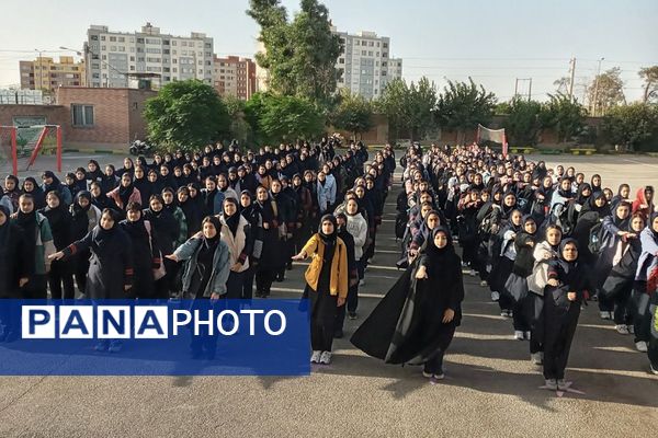 همزمان با سراسر کشور،دانش آمپزان  مدارس ملارد با شور و شوق به سوی مدارس شتافتند 