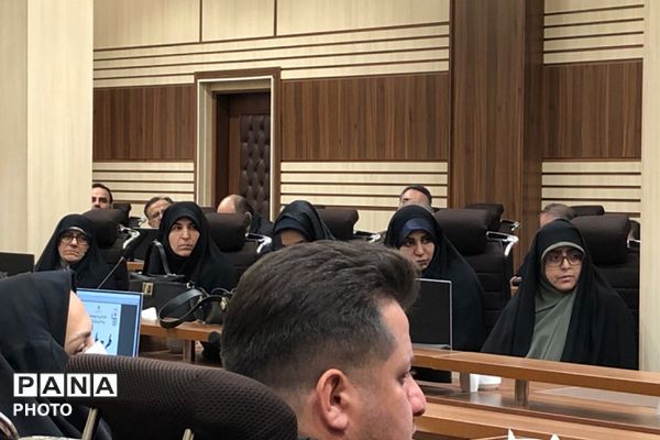 کارگاه توانمندسازی مدیران و معاونین پرورشی مدارس غیر دولتی و افتتاحیه طرح نماد در ناحیه دو شهرری 