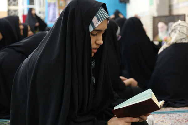 دومین روز اعتکاف دانش‌آموزی دختران در قم