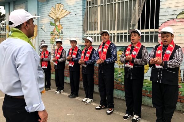 بازدید کشوری از دانش‌آموزان پیشتاز دبستان فولادفر ناحیه دو شهرری 