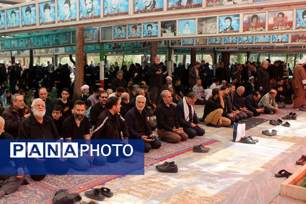 مراسم تحویل سال در گلزار شهدای قم