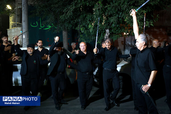 مراسم عزاداری شب تاسوعای حسینی در میدان منیریه تهران