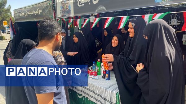 بازآفرینی مسیر عشق؛ جاماندگان اربعین در شبیه‌سازی مواکب نجف تا کربلا گردهم آمدند‌.