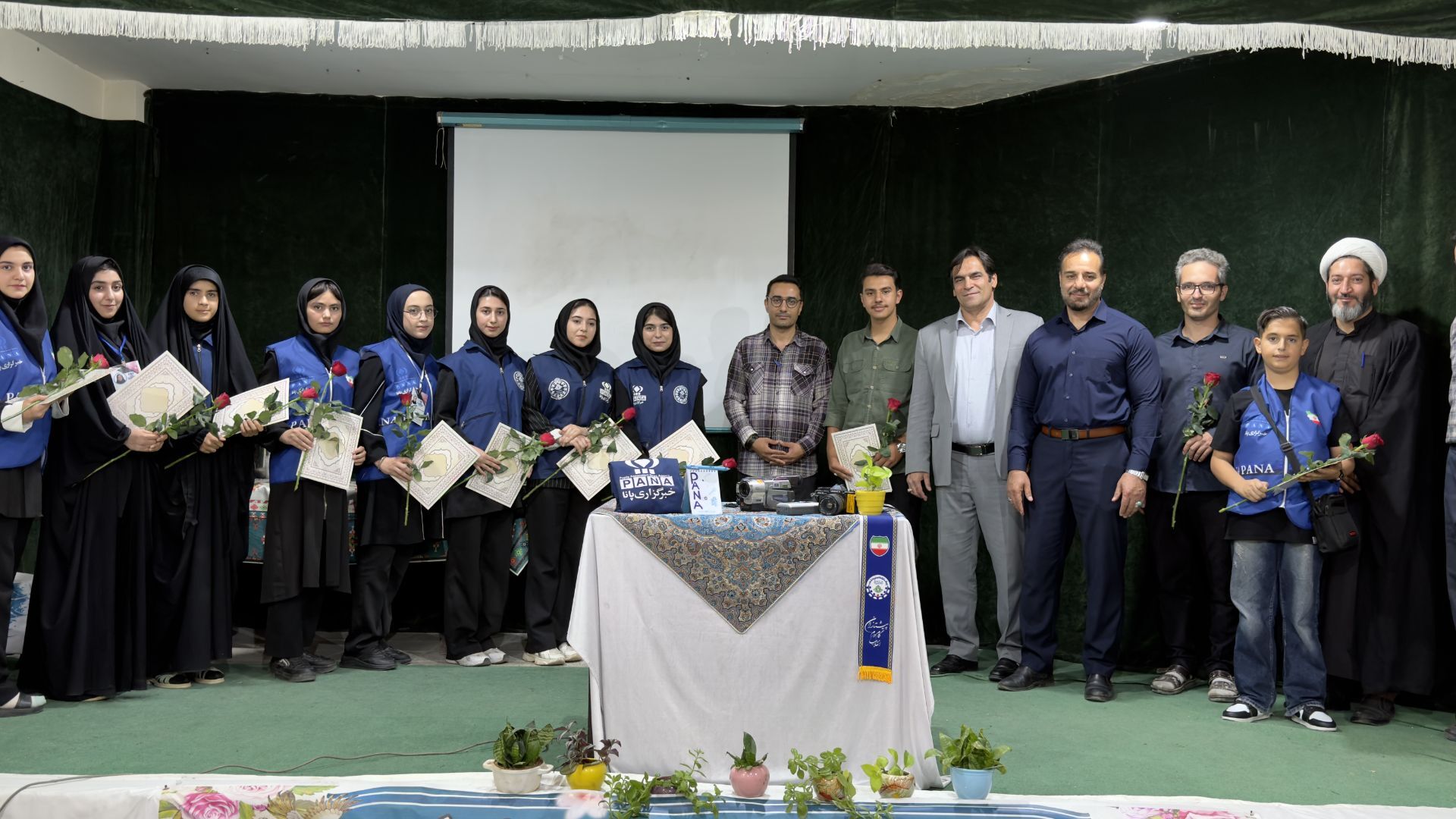 بازدید از کانون بعثت و جلسه هم اندیشی شهردار با پانای ها