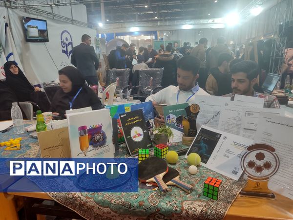 غرفه آموزش و پرورش ناحیه یک در نمایشگاه پژوهش و فناوری مشهد 