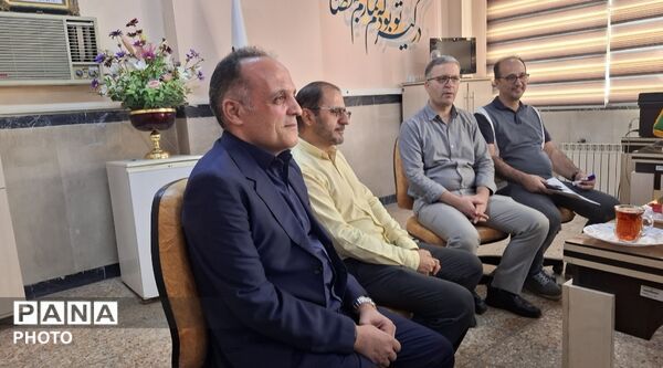 بازدید مدیر آموزش و پرورش منطقه ۳ شهر تهران از مانور بازگشایی مدارس