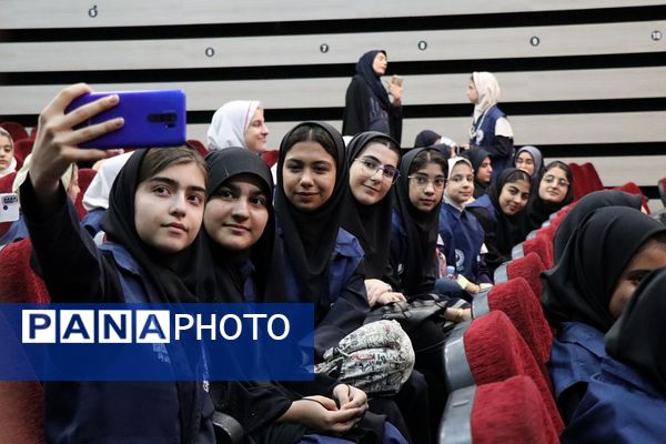 آیین تجلیل از دختران دانش‌آموز خبرنگار منتخب پانا شهرستان‌های استان تهران