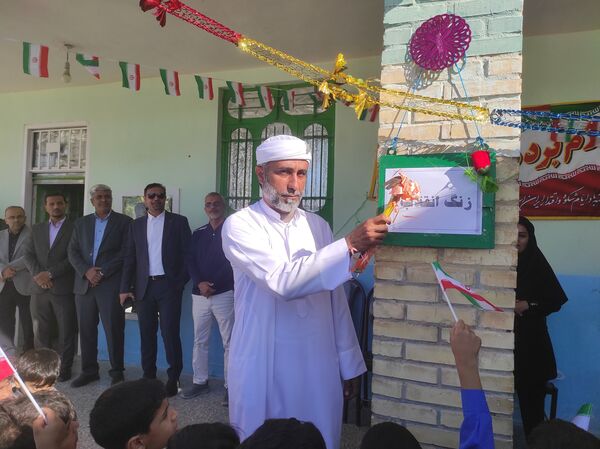 زنگ انقلاب در مدارس پارسیان نواخته شد 