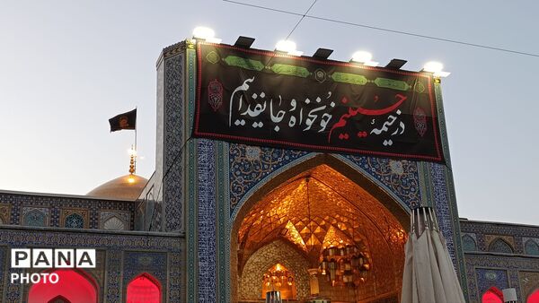 آماده سازی حرم مطهر امام رضا علیه‌السلام برای تشییع رهبر شهید