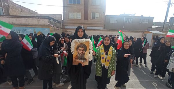 مراسم گرامیداشت شهدای مقاومت در دبیرستان گلشن آزادی مشهد