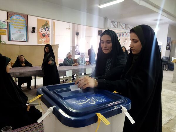 انتخابات چهاردهمین دوره ریاست‌جمهوری در مسجد جامع شهر
