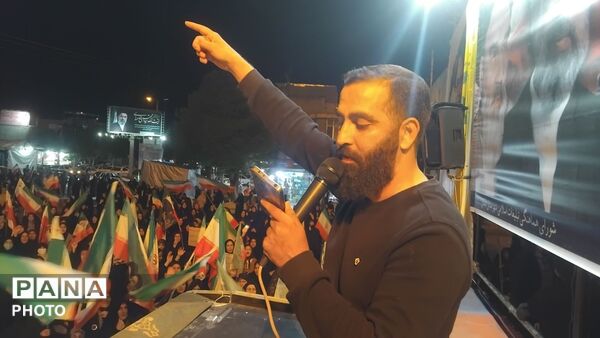 نورآباد میزبان هفتاد و چهارمین موج تجمعات بیعت با رهبری 