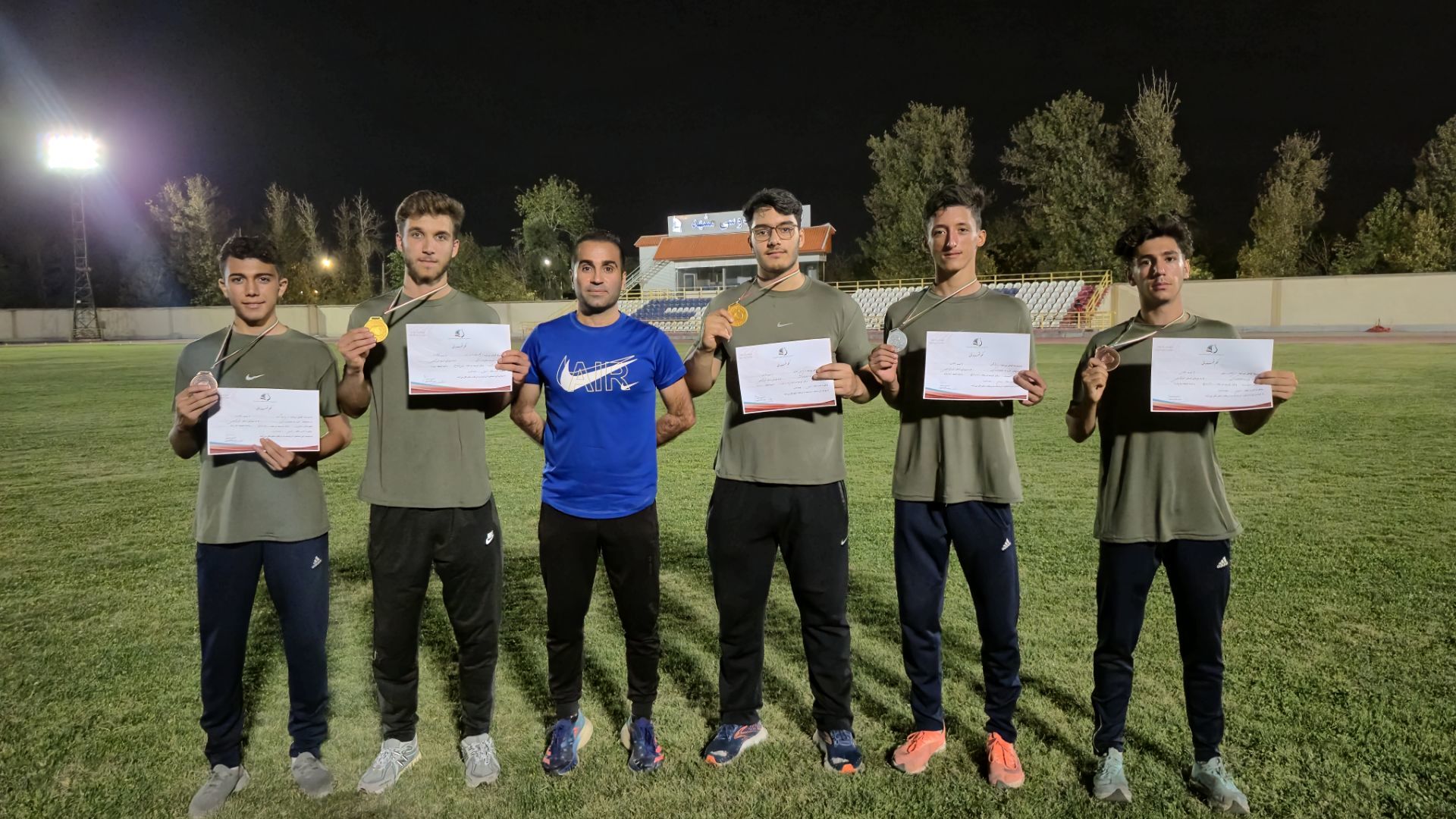 درخشش دانش‌آموزان زنجانی در مسابقات دوومیدانی قهرمانی نوجوانان کشور