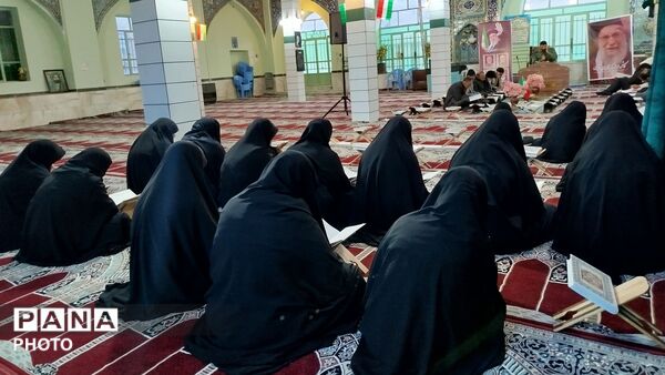 محفل انس با قرآن به یاد شهیدان جنگ اخیر