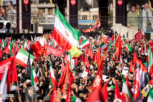 وداع با پیکر مطهر امام شهید امت در مصلای امام خمینی(ره)