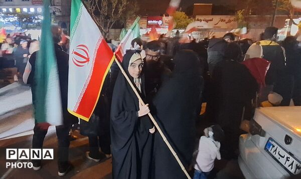 گردهمایی مردم انقلابی کرج در پی خونخواهی رهبر شهید و بیعت با امام سید مجتبی خامنه‌ای و حمایت از رزمندگان اسلام