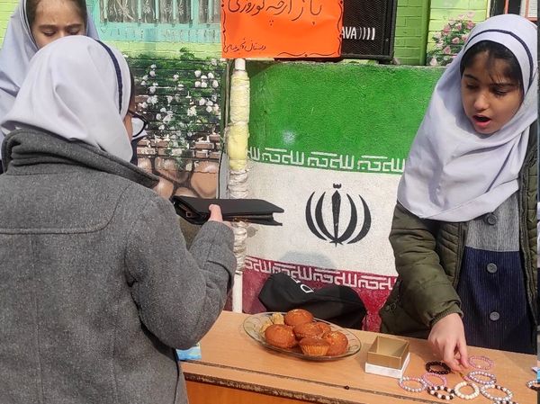 برپایی بازارچه نوروزی در دبستان شهید عباسی مشهد
