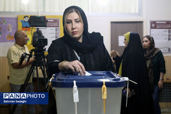 انتخابات چهاردهمین دوره ریاست جمهوری در مسجدالنبی میدان نبوت