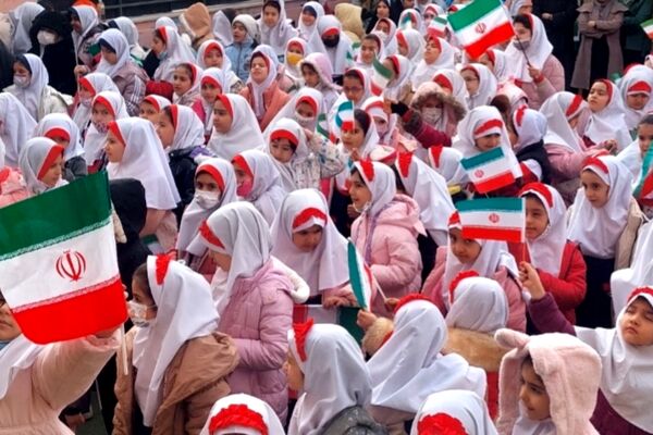 جشن دهه فجر و اعیاد شعبانیه در مدرسه عطر کوثر پردیس