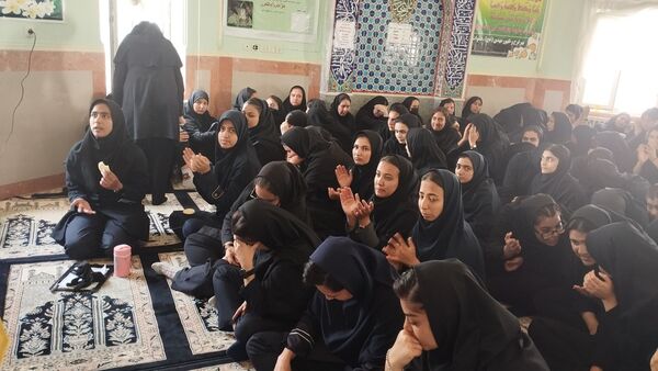 برگزاری مراسم روز دختر در هنرستان خاور عسکری 