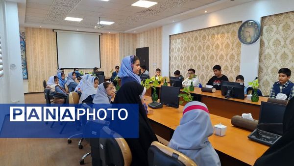 آیین تجلیل از برگزیدگان جشنواره کتابنوش