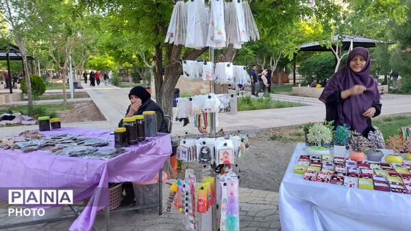 نمایشگاه تخصصی محصولات ارگانیک و صنایع دستی در بوستان لاله شهر کهک