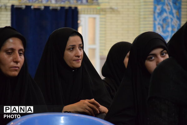 ترویج فرهنگ عاشورایی در آیین «احلی من العسل» زرقان