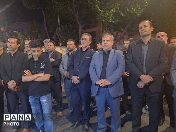تجمع شبانه فرهنگیان و دانش‌آموزان تبریز با حضور معاون وزیر